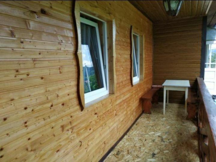V Ulyanu Hotel Yaremche Bagian luar foto