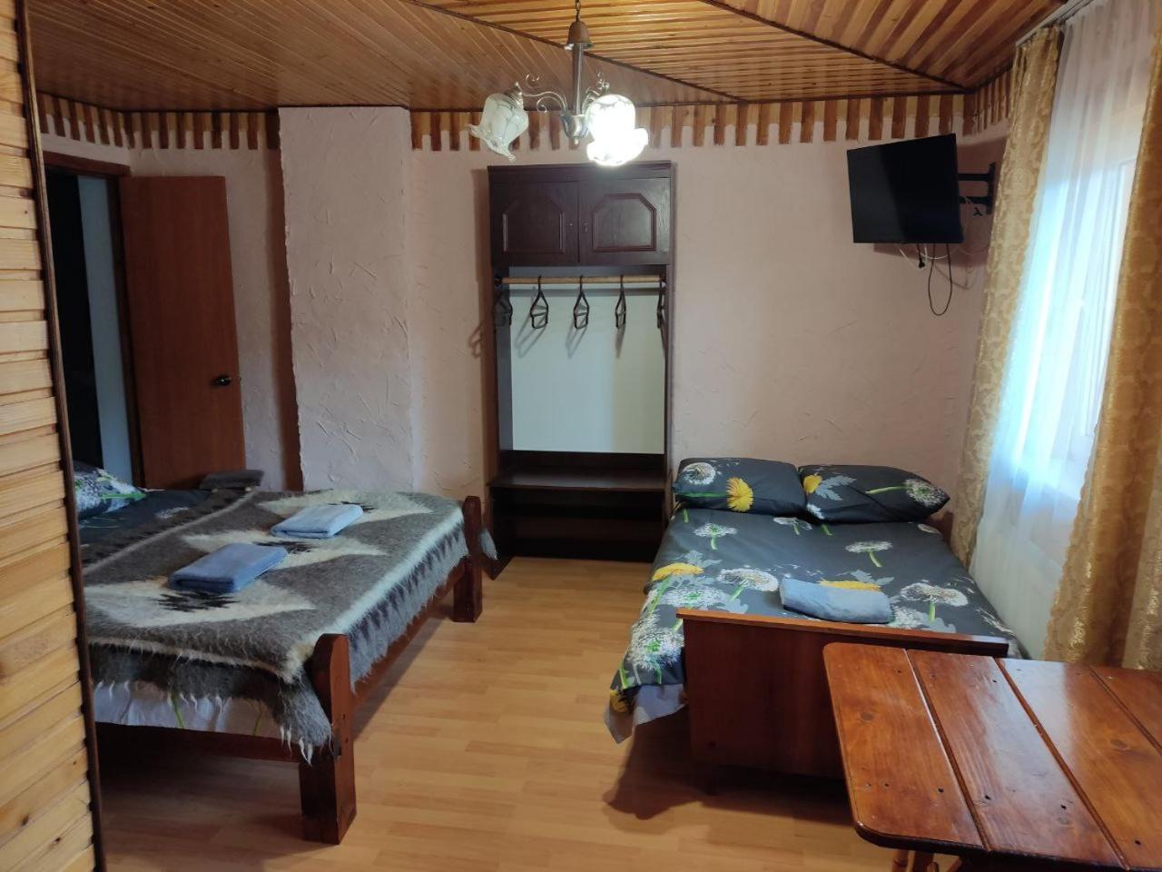 V Ulyanu Hotel Yaremche Bagian luar foto