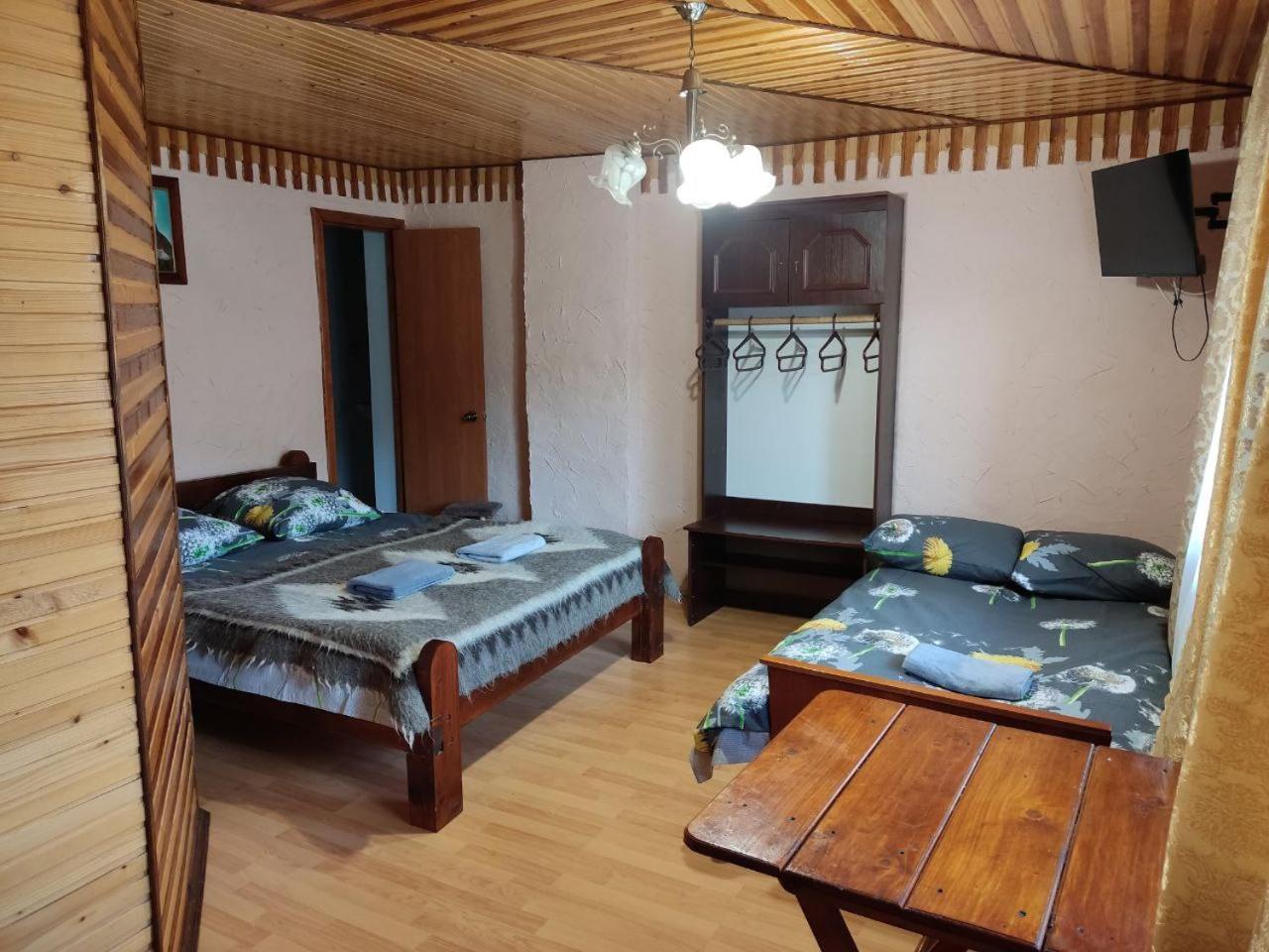 V Ulyanu Hotel Yaremche Bagian luar foto