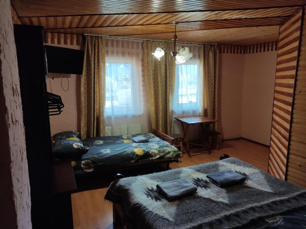V Ulyanu Hotel Yaremche Bagian luar foto