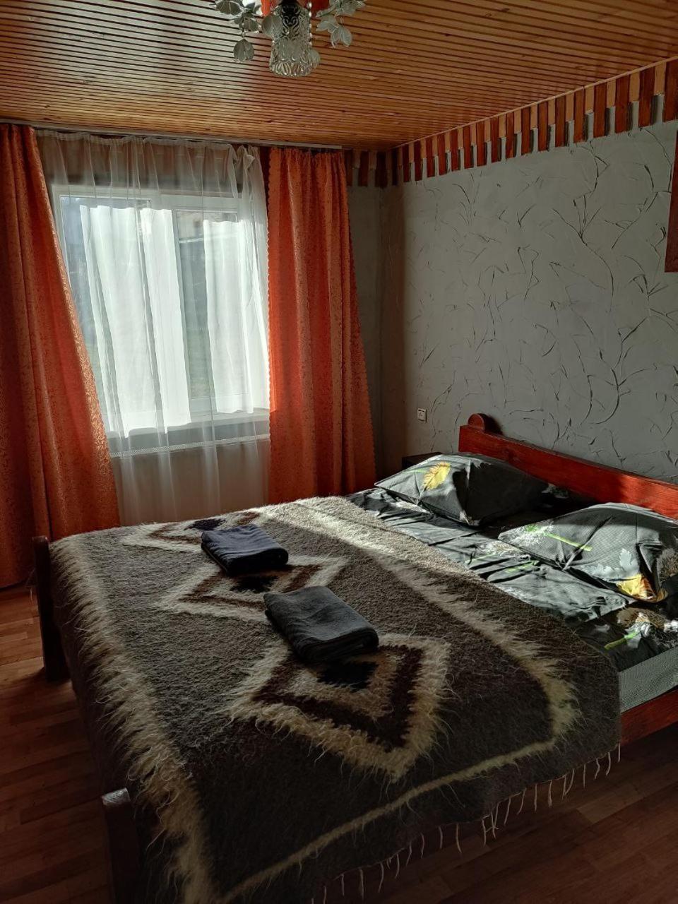 V Ulyanu Hotel Yaremche Bagian luar foto
