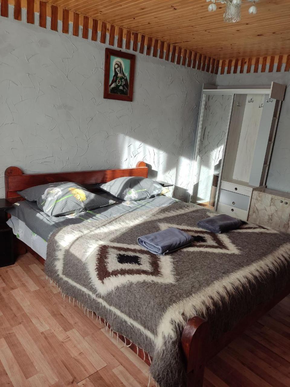 V Ulyanu Hotel Yaremche Bagian luar foto