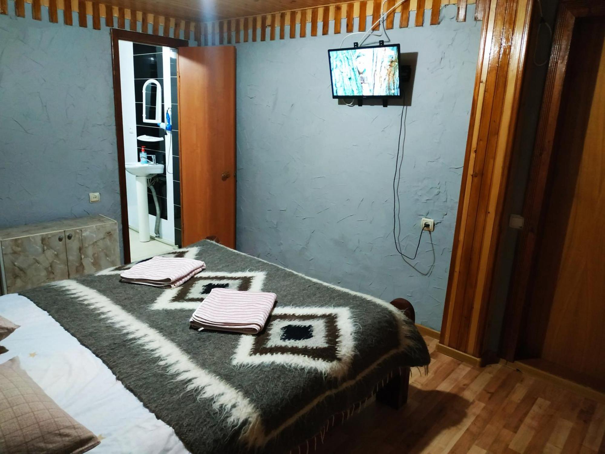 V Ulyanu Hotel Yaremche Bagian luar foto